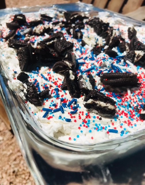 No-Bake Oreo Cheesecake Bars for Summer Pool&nbsp;Parties